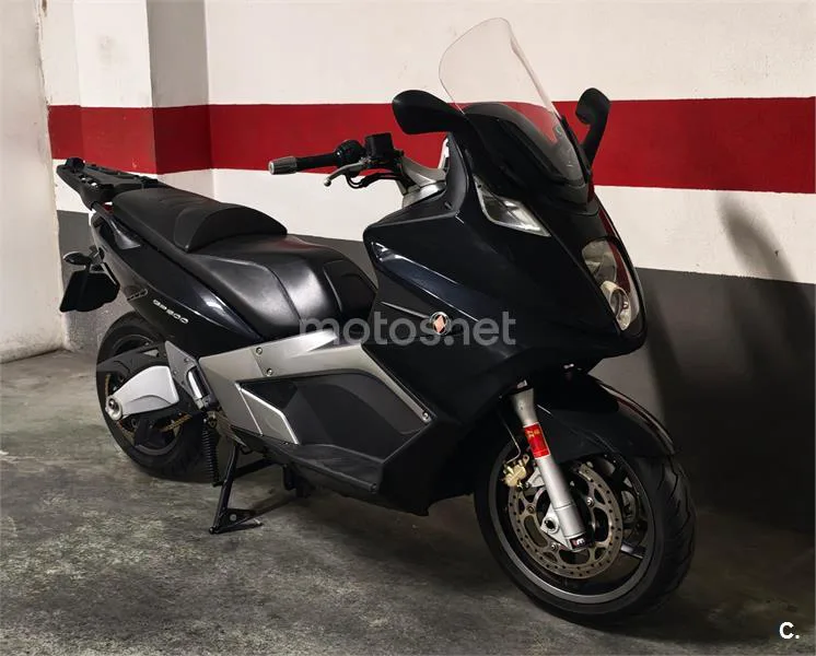 Gilera GP 800 – Vista 14