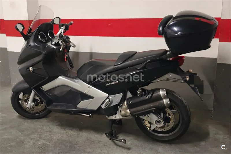 Gilera GP 800 – Vista 4