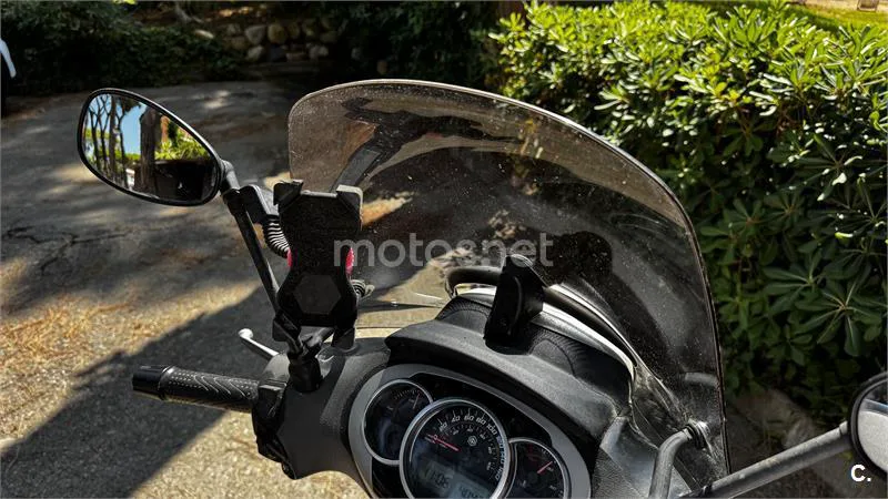 Piaggio Beverly 350 Sport Touring – Vista 2