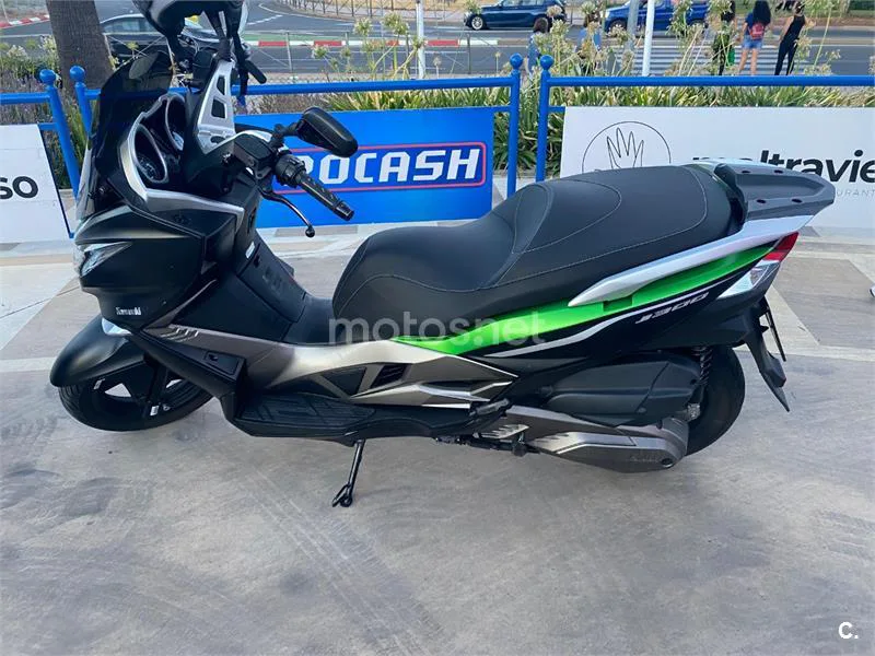 Kawasaki J300 – Vista 2