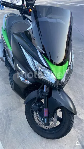 Kawasaki J300 – Vista 4