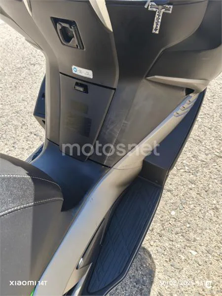 Kawasaki J300 – Vista 7
