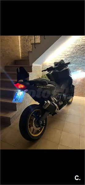 Honda Forza 750 – Vista 2