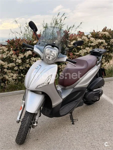 Piaggio Beverly 350 Sport Touring – Vista 11