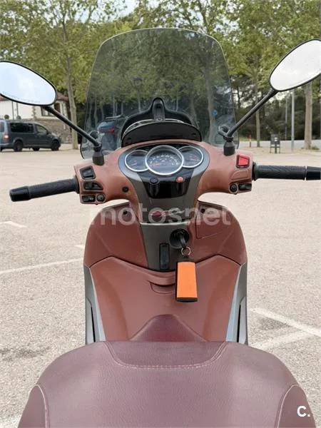 Piaggio Beverly 350 Sport Touring – Vista 9