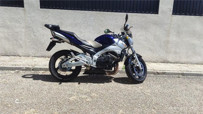 Suzuki GSR 600 – Vista 3