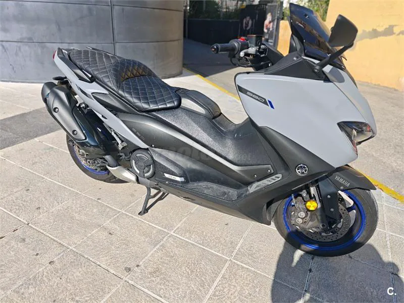 Yamaha TMAX 560 – Vista 3