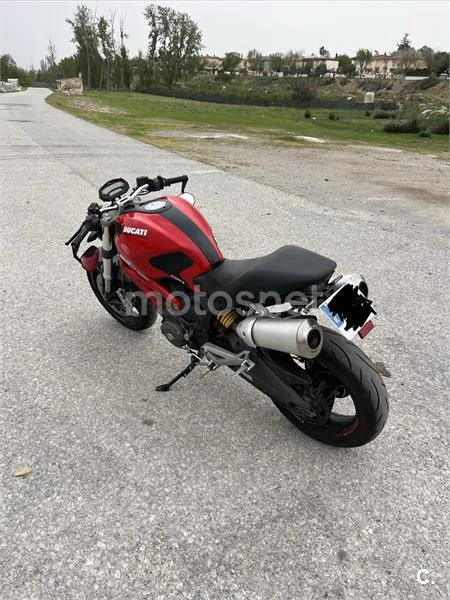 Ducati Monster 696 – Vista 3