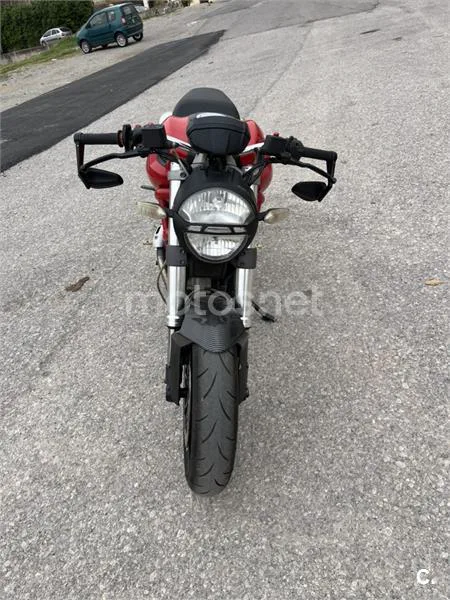 Ducati Monster 696 – Vista 4