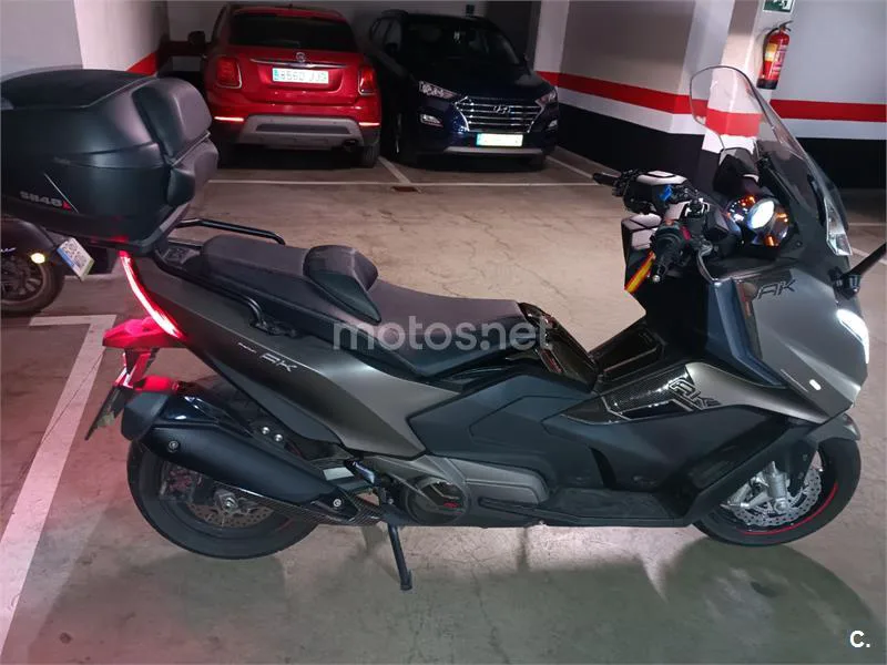 Kymco AK 550 – Vista 3