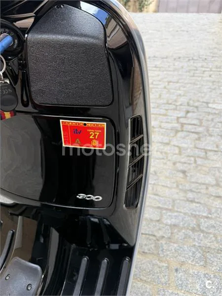 Vespa GTS Super 300 - Vista 4