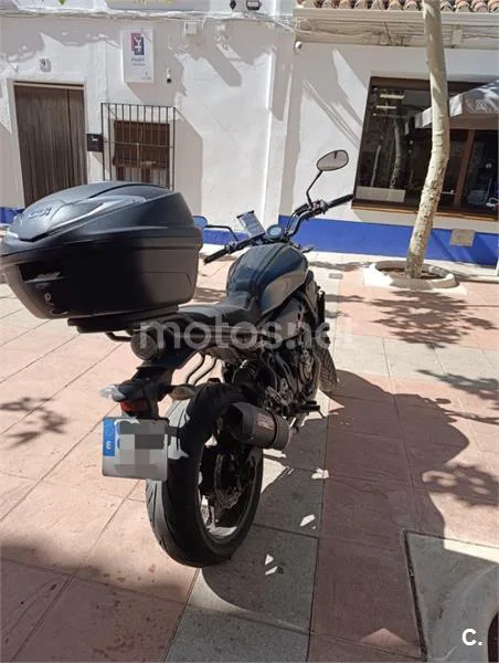 Yamaha XSR 700 – Vista 8