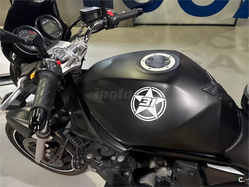 Suzuki GSF Bandit 650 – Vista 2