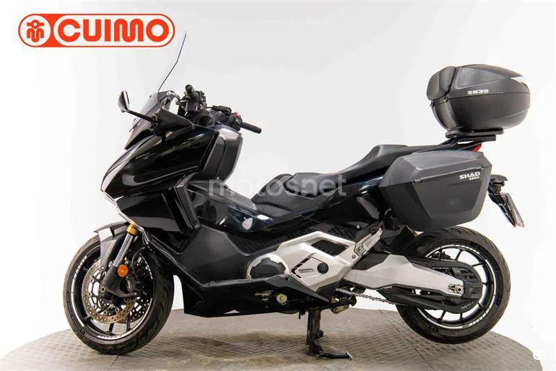 Honda Forza 750 – Vista 8