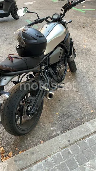 Yamaha XSR 700 – Vista 2