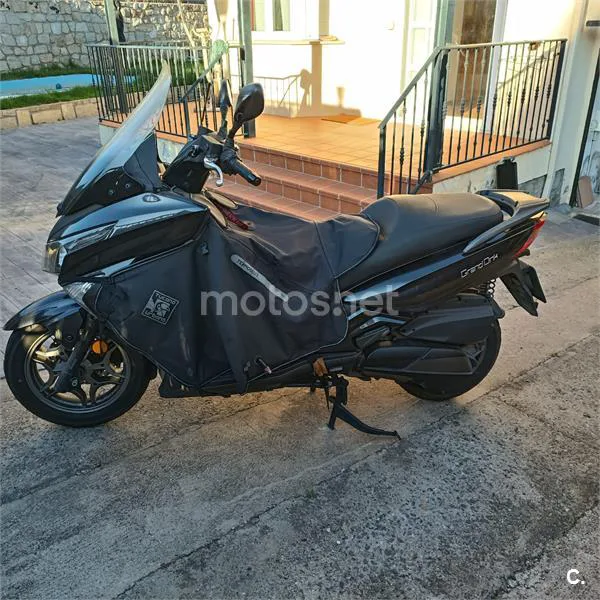 Kymco Grand Dink 300 – Vista 5