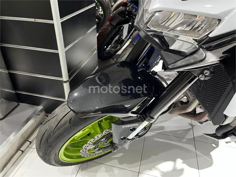 Kawasaki Z900 – Vista 4