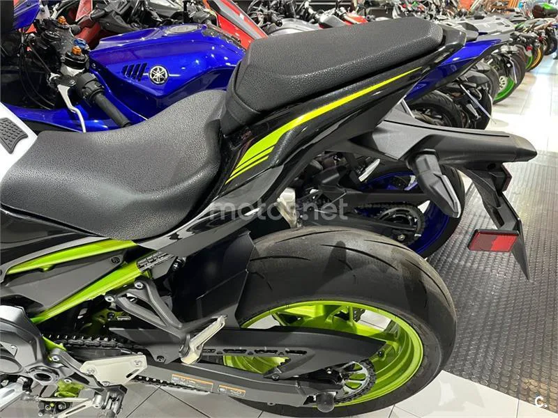 Kawasaki Z900 – Vista 6