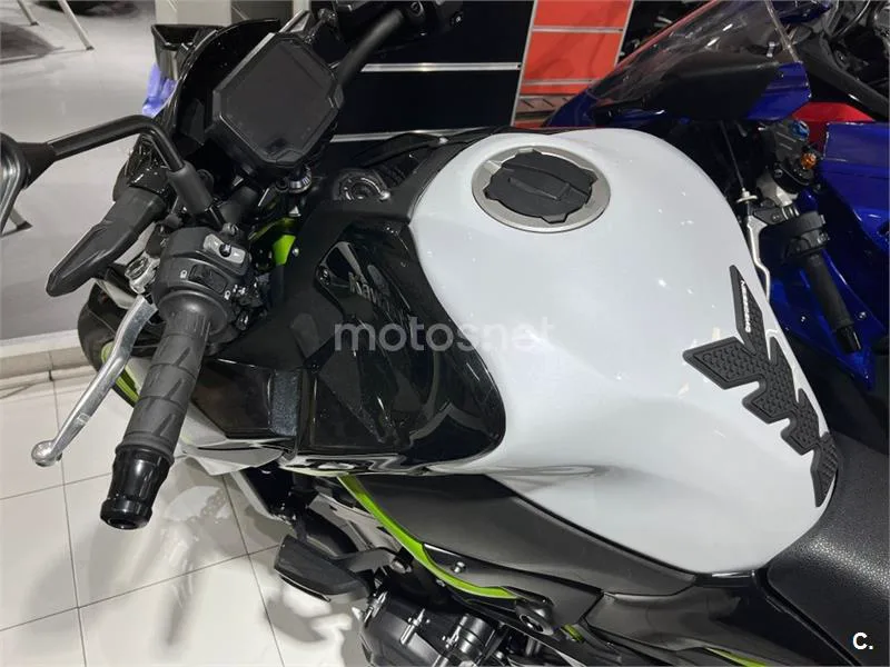 Kawasaki Z900 – Vista 7