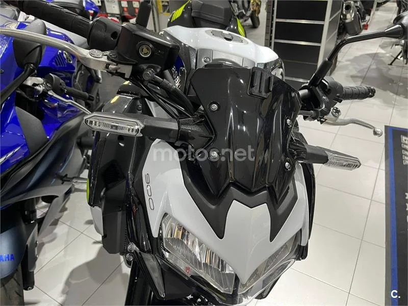 Kawasaki Z900 – Vista 8