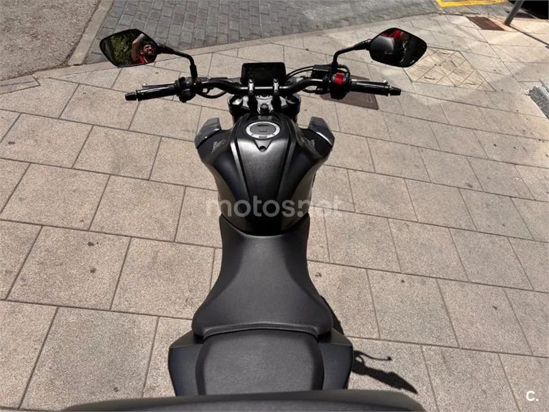 Honda CB 125 R – Vista 12