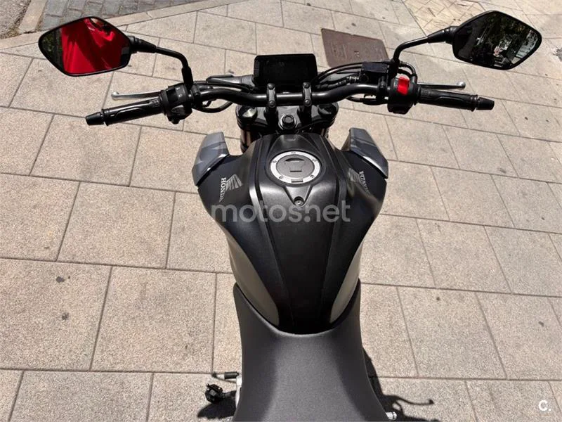 Honda CB 125 R – Vista 13