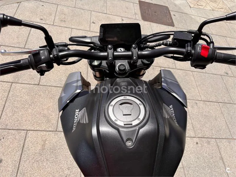 Honda CB 125 R – Vista 14