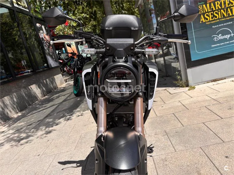 Honda CB 125 R – Vista 5