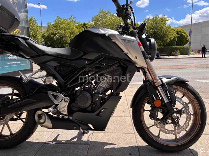 Honda CB 125 R – Vista 7