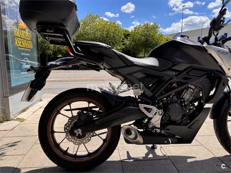 Honda CB 125 R – Vista 8