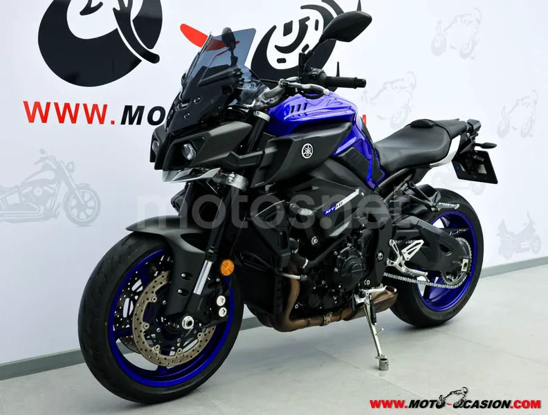 Yamaha MT-10 – Vista 7