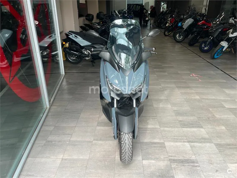 Yamaha XMAX 300 – Vista 7