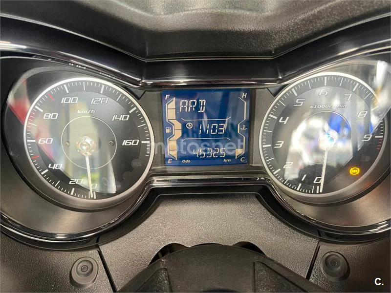 Yamaha XMAX 300 – Vista 9