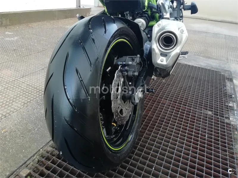 Kawasaki Z900 – Vista 7