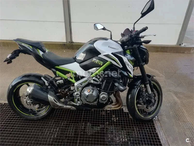 Kawasaki Z900 – Vista 8