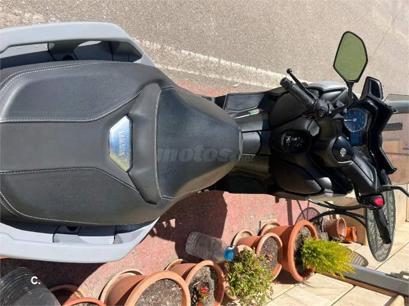 Yamaha XMAX 300 – Vista 4