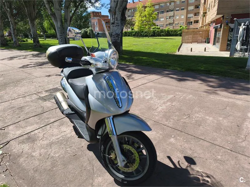 Piaggio Beverly 500 – Vista 3
