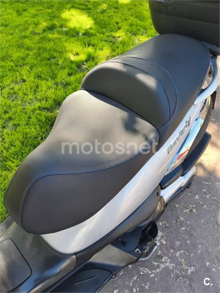 Piaggio Beverly 500 – Vista 7
