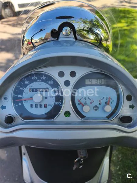 Piaggio Beverly 500 – Vista 9