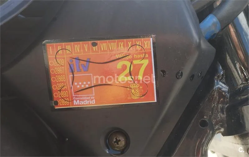 Suzuki Intruder 250 – Vista 10