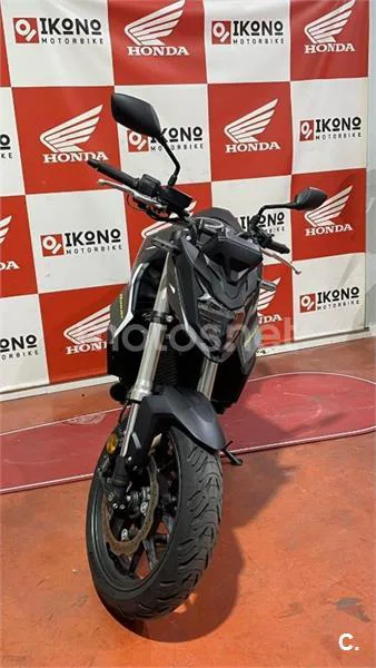 Honda CB 750 Hornet – Vista 3