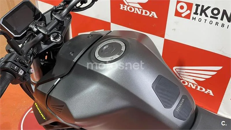 Honda CB 750 Hornet – Vista 4