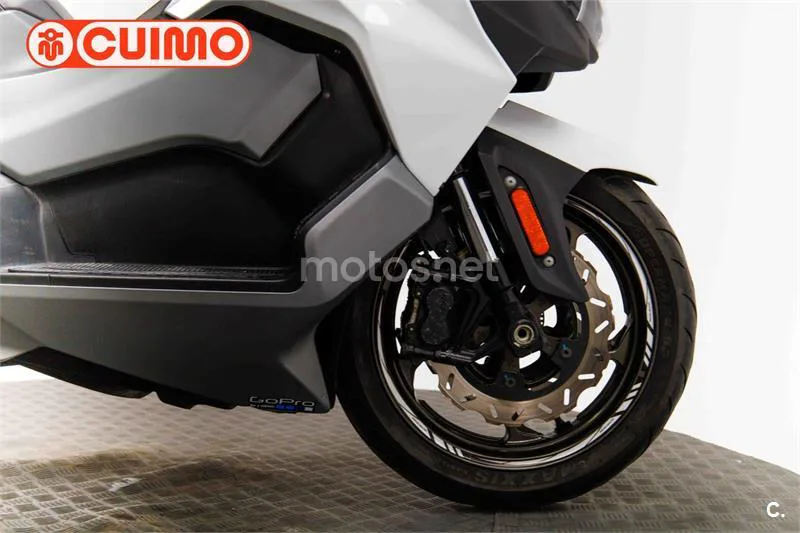 SYM Maxsym TL 500 – Vista 13