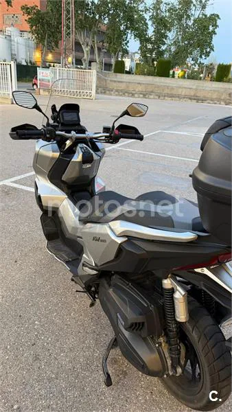 Honda ADV 350 – Vista 3