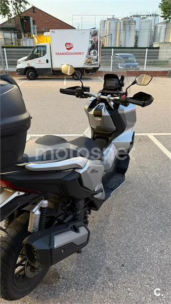 Honda ADV 350 – Vista 4