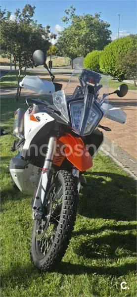 KTM 890 – Vista 3