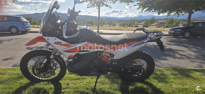 KTM 890 – Vista 4