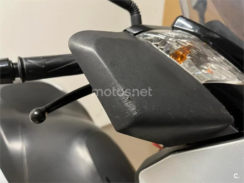 Yamaha XMAX 125 – Vista 11