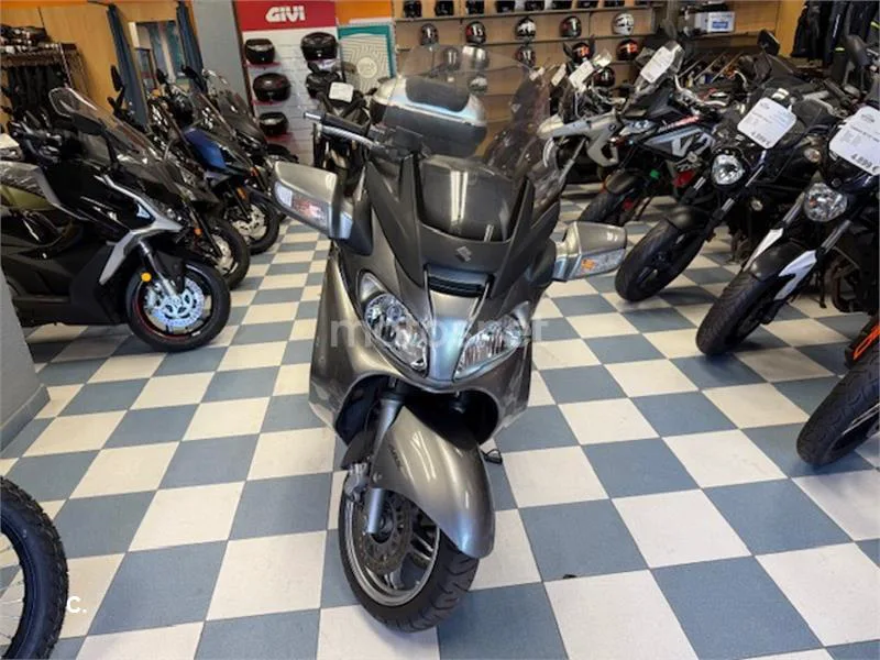 Suzuki Burgman 650 Executive – Vista 11