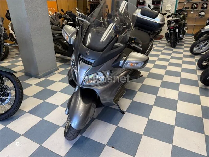 Suzuki Burgman 650 Executive – Vista 12